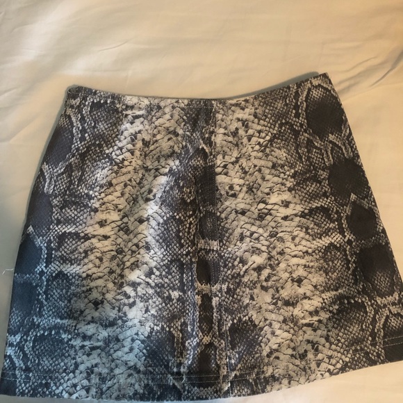 Urban Outfitters snake skin skirt - Picture 3 of 5